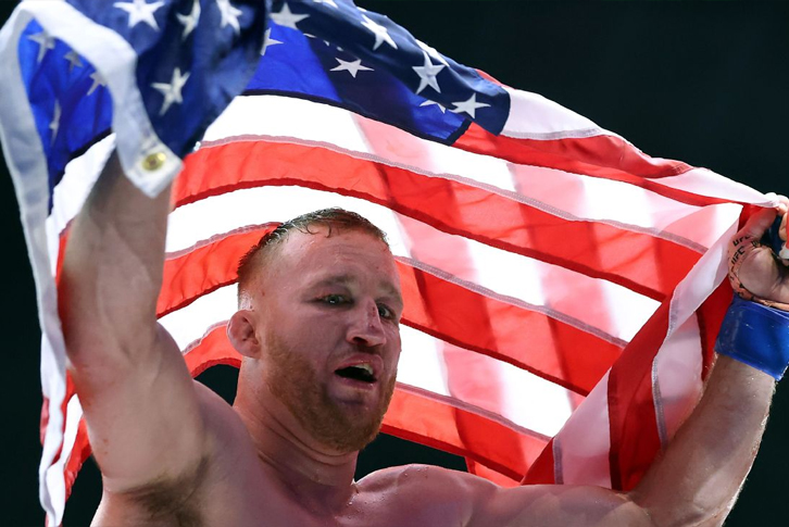 Justin Gaethje tạo địa chấn tại UFC Freedom 250, hạ Ilia Topuria để trở thành nhà vô địch hạng nhẹ UFC
