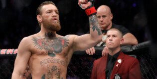 Conor McGregor hạ gục Justin Gaethje sau khi nhà vô địch tuyên bố muốn ‘đấm vào mặt anh ta’