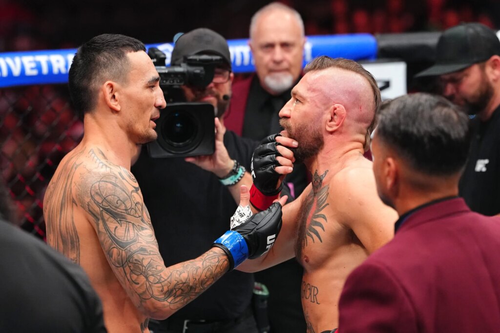 Daniel Cormier nghi ngờ Conor McGregor sẽ trở lại sau chấn thương ở UFC 329 khi anh đặt câu hỏi liệu người hâm mộ có 'mua vào nó' không
