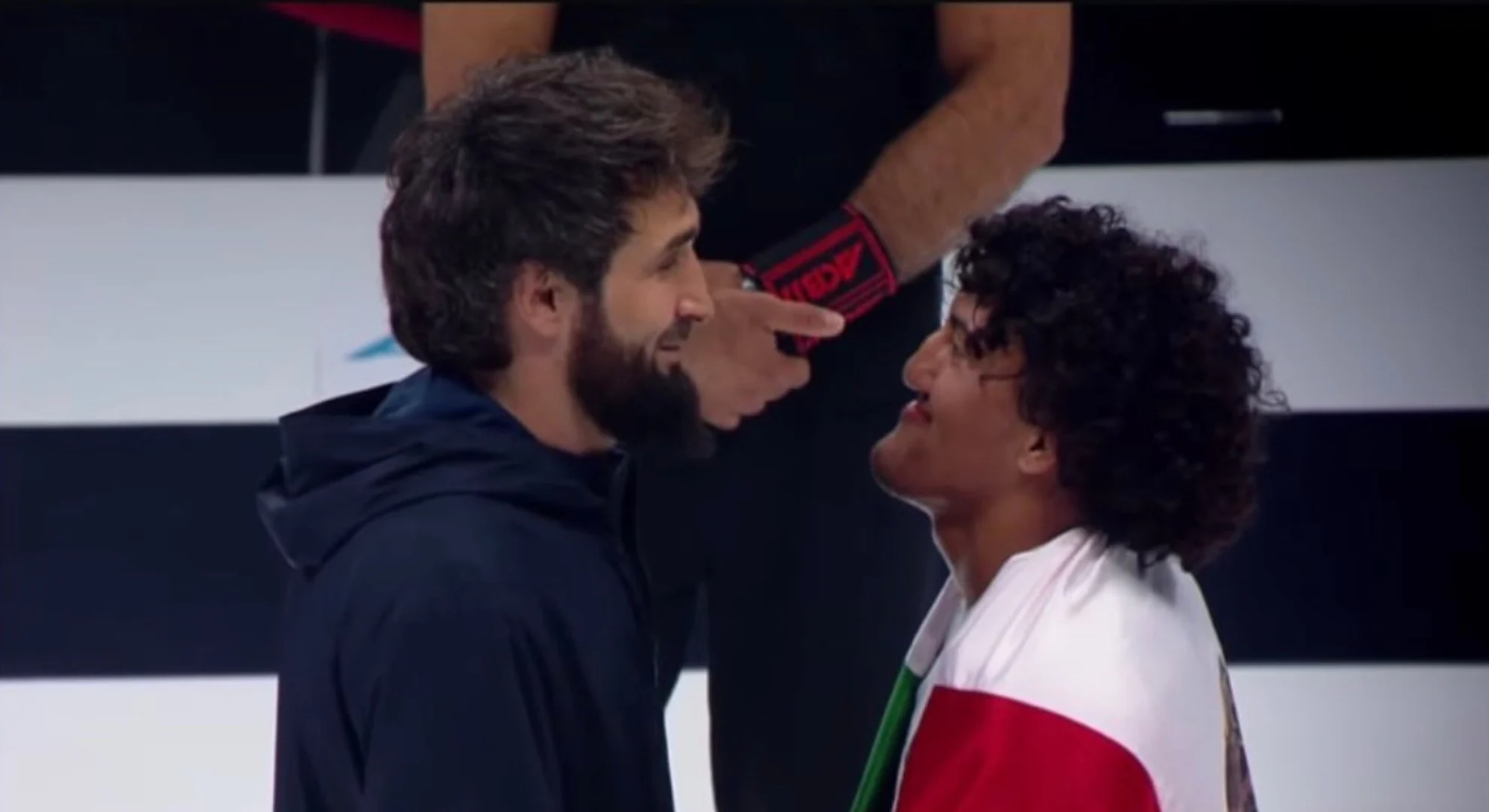 Zabit Magomedsharipov nối lại trận đấu với Raul Rosas Jr sau khi ngôi sao UFC đánh bại anh trai mình